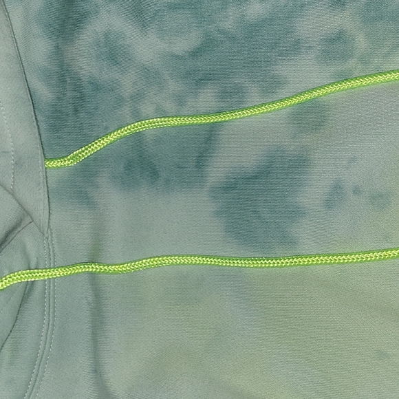 ***NWOT*** Womens cropped tye dye hoodie Size M - Picture 2 of 3